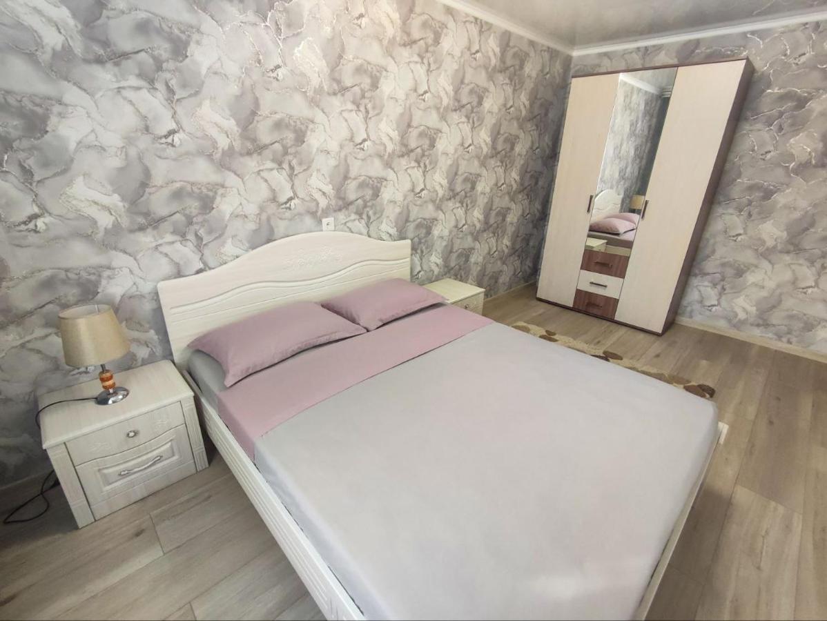 2-Х Комнатная Квартира В Центре На Ул.Бородина 107 Kostanay Bagian luar foto
