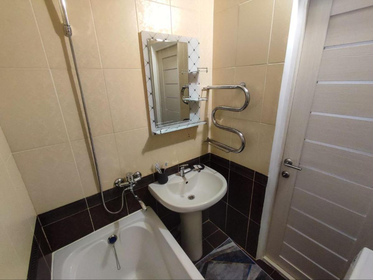 2-Х Комнатная Квартира В Центре На Ул.Бородина 107 Kostanay Bagian luar foto